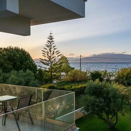 דירה Theosis Signature דיאקופטו