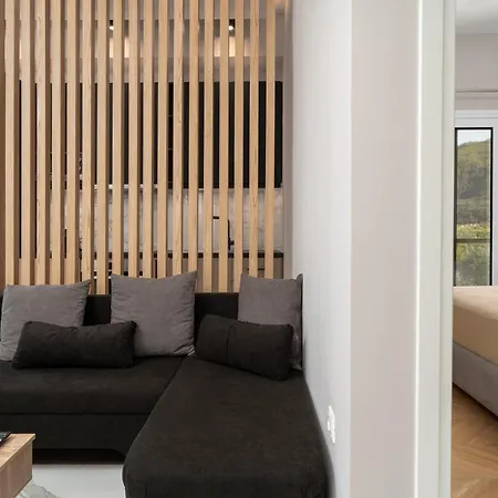 Theosis Signature Apartman Diakoptó