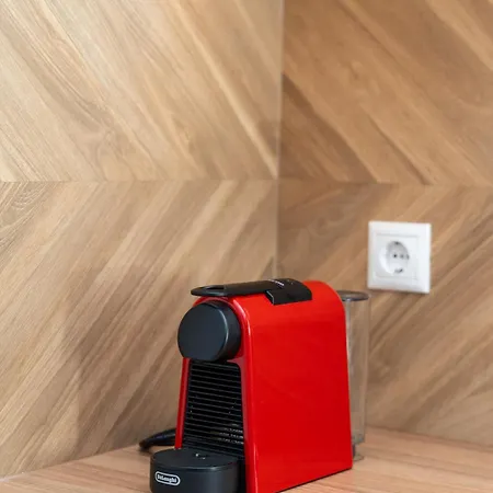 דירה Theosis Signature