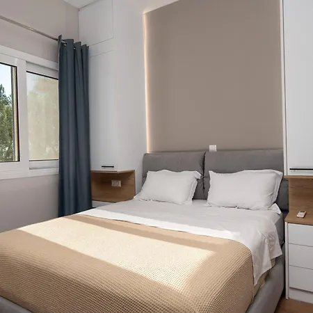 Theosis Signature דירה *