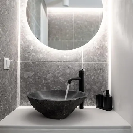 Theosis Signature Apartman Diakoptó
