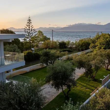 Theosis Signature דירה דיאקופטו